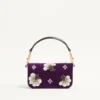 Geantă mică de umăr Valentino Garavani Locò brodată cu logo-ul Jewel Geantă mică de umăr Valentino Garavani Locò brodată cu logo-ul Jewel