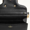 Geantă mică de umăr Valentino Garavani Locò din piele de vițel Geantă mică de umăr Valentino Garavani Locò din piele de vițel
