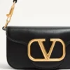 Geantă mică de umăr Valentino Garavani Locò din piele de vițel Geantă mică de umăr Valentino Garavani Locò din piele de vițel