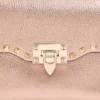 Geantă mică de umăr Valentino Garavani Rockstud din piele de vițel granulată laminată Geantă mică de umăr Valentino Garavani Rockstud din piele de vițel granulată laminată