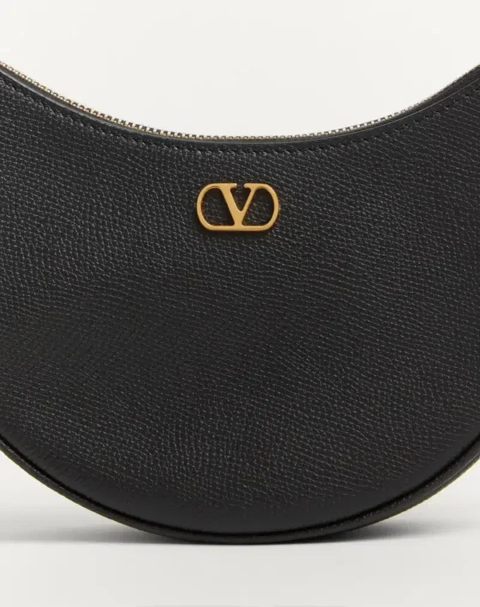 Geantă mini hobo Vlogo Signature din piele de vițel granulată Geantă mini hobo Vlogo Signature din piele de vițel granulată