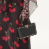 Geantă mini Rockstud din piele de vițel granată Geantă mini Rockstud din piele de vițel granată