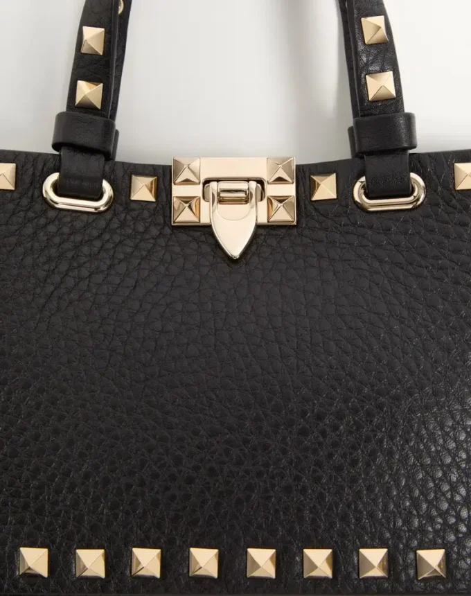 Geantă mini Rockstud din piele de vițel granată Geantă mini Rockstud din piele de vițel granată