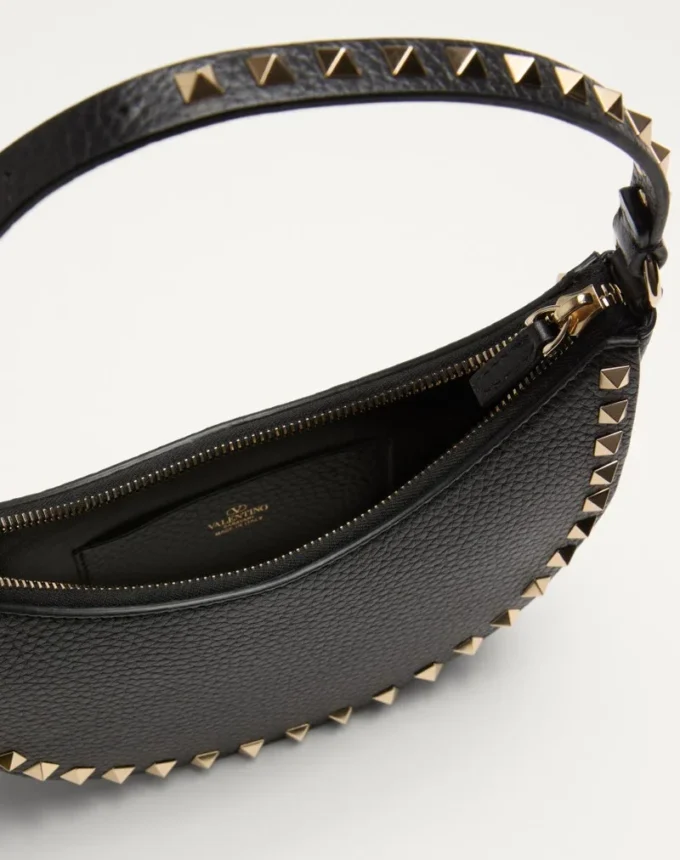 Geantă mini Rockstud Hobo din piele de vițel granată Geantă mini Rockstud Hobo din piele de vițel granată