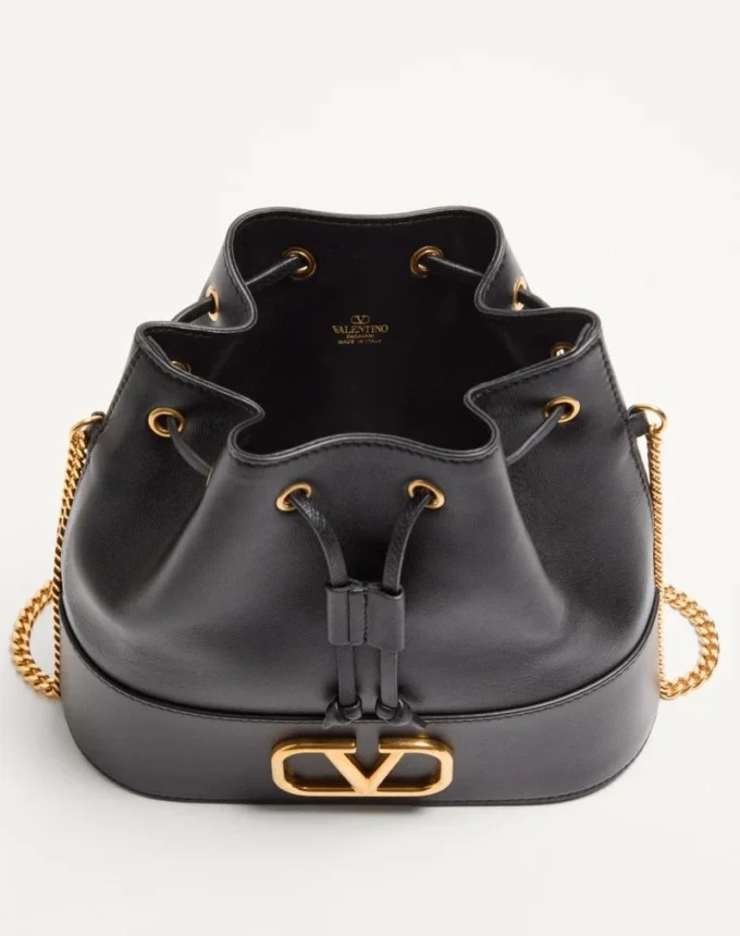 Geantă mini tip sac din piele nappa cu lanț cu logo Geantă mini tip sac din piele nappa cu lanț cu logo