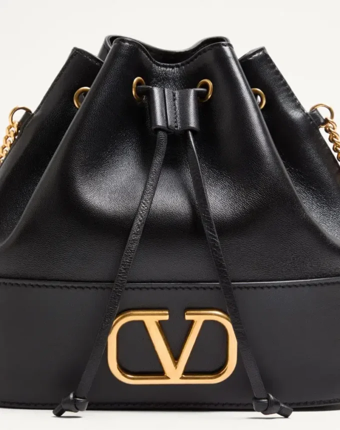 Geantă mini tip sac din piele nappa cu lanț cu logo Geantă mini tip sac din piele nappa cu lanț cu logo