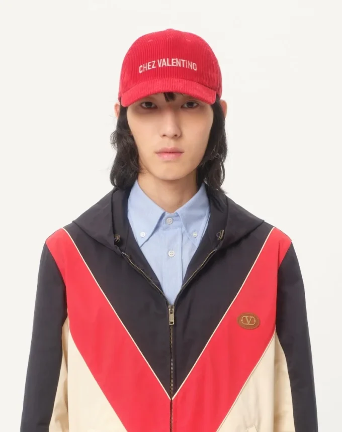 Hanorac din nailon cu glugă și patch cu logo Hanorac din nailon cu glugă și patch cu logo