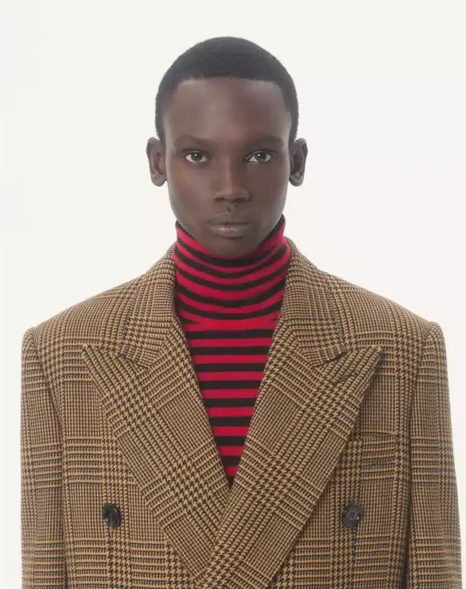 Palton din lână cu două rânduri de nasturi și model Glen Plaid de la Valentino