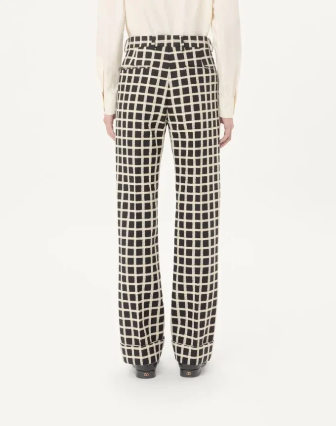 Pantaloni din amestec de lână cu model în carouri și cu revere Pantaloni din amestec de lână cu model în carouri și cu revere