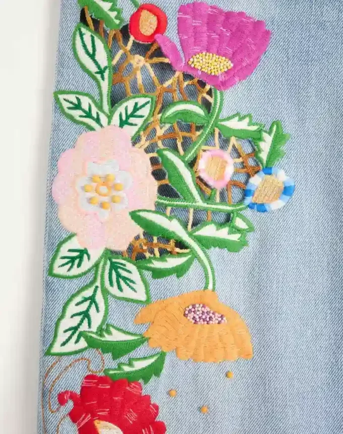 Pantaloni din denim brodați Pantaloni din denim brodați