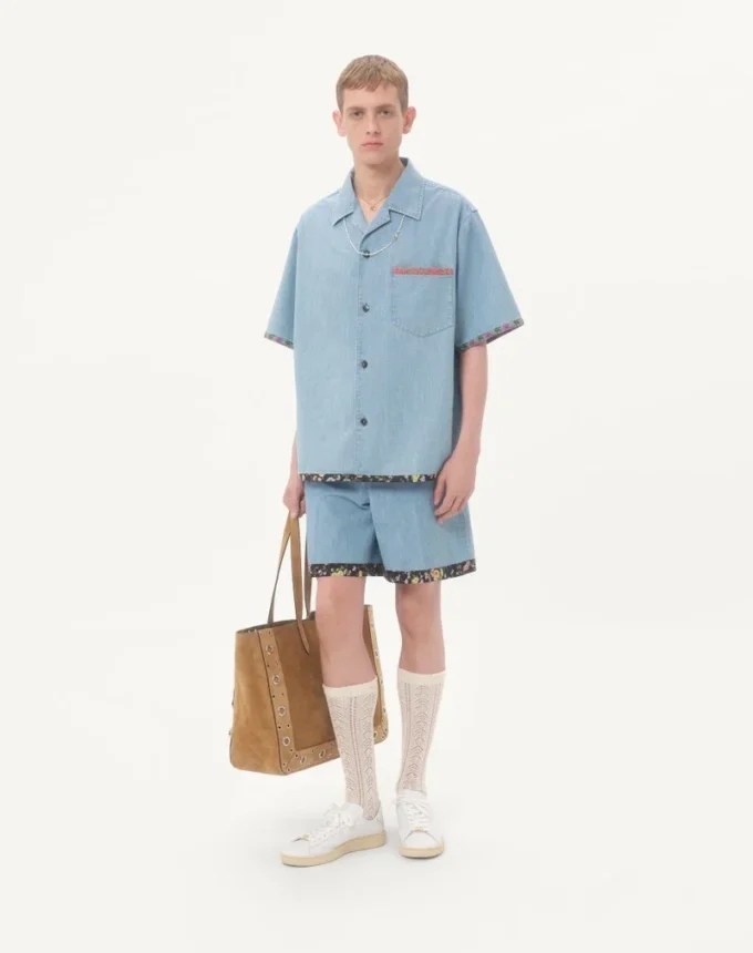 Pantaloni scurți din denim cu imprimeu floral pe tiv Pantaloni scurți din denim cu imprimeu floral pe tiv