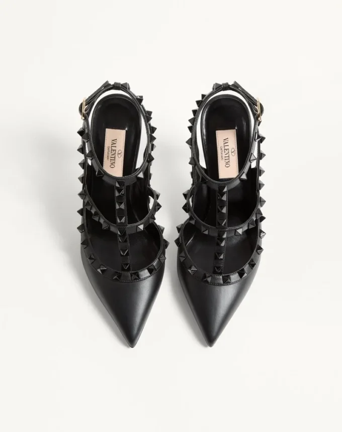 Pantofi cu baretă la gleznă Rockstud cu ținte tonale 100 mm Pantofi cu baretă la gleznă Rockstud cu ținte tonale 100 mm