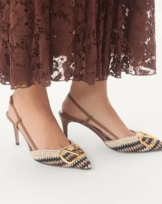 Pantofi cu baretă în spate Vlogo Signature cu broderie croșetată 80 mm Pantofi cu baretă în spate Vlogo Signature cu broderie croșetată 80 mm