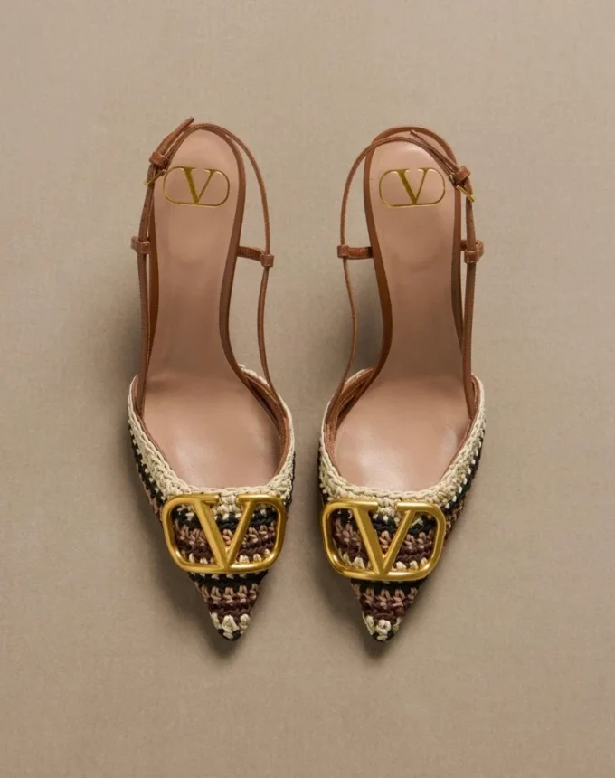 Pantofi cu baretă în spate Vlogo Signature cu broderie croșetată 80 mm Pantofi cu baretă în spate Vlogo Signature cu broderie croșetată 80 mm