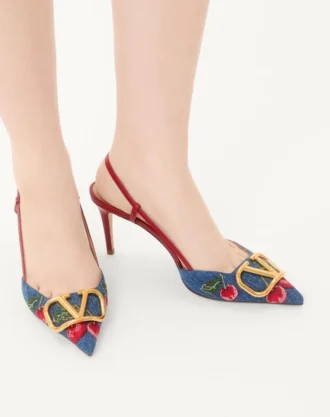 Pantofi cu baretă în spate Vlogo Signature din denim cu broderie Cherryfic 80 mm Pantofi cu baretă în spate Vlogo Signature din denim cu broderie Cherryfic 80 mm