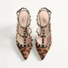 Pantofi cu toc Rockstud cu curele din piele de vițel cu efect de ponei 100 mm Pantofi cu toc Rockstud cu curele din piele de vițel cu efect de ponei 100 mm
