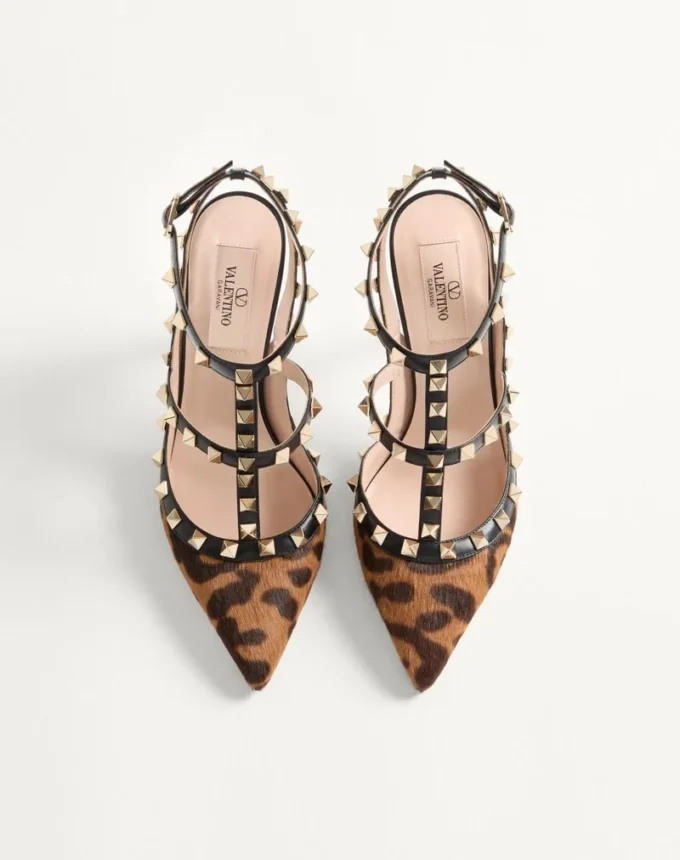 Pantofi cu toc Rockstud cu curele din piele de vițel cu efect de ponei 100 mm Pantofi cu toc Rockstud cu curele din piele de vițel cu efect de ponei 100 mm