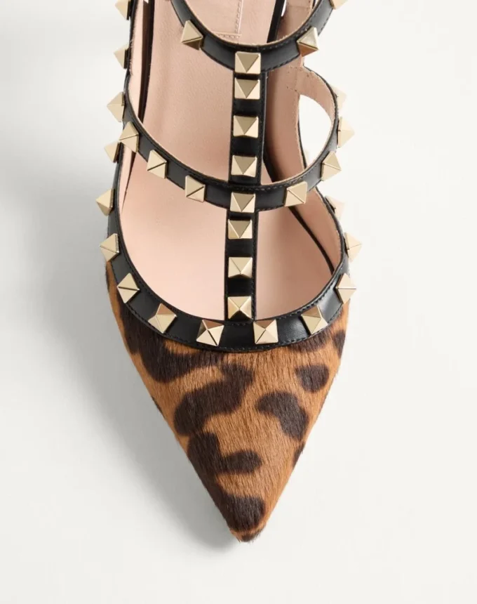 Pantofi cu toc Rockstud cu curele din piele de vițel cu efect de ponei 100 mm Pantofi cu toc Rockstud cu curele din piele de vițel cu efect de ponei 100 mm