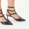 Pantofi cu toc Rockstud din piele lăcuită, cu curele și ținte asortate, 65 mm