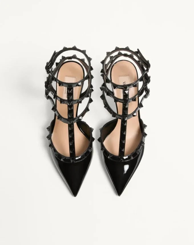 Pantofi cu toc Rockstud din piele lăcuită, cu curele și ținte asortate, 65 mm