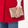 Pochetă Rockstud din piele de vițel granulată laminată Pochetă Rockstud din piele de vițel granulată laminată