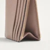 Portcard Rockstud din piele de vițel granulată cu fermoar