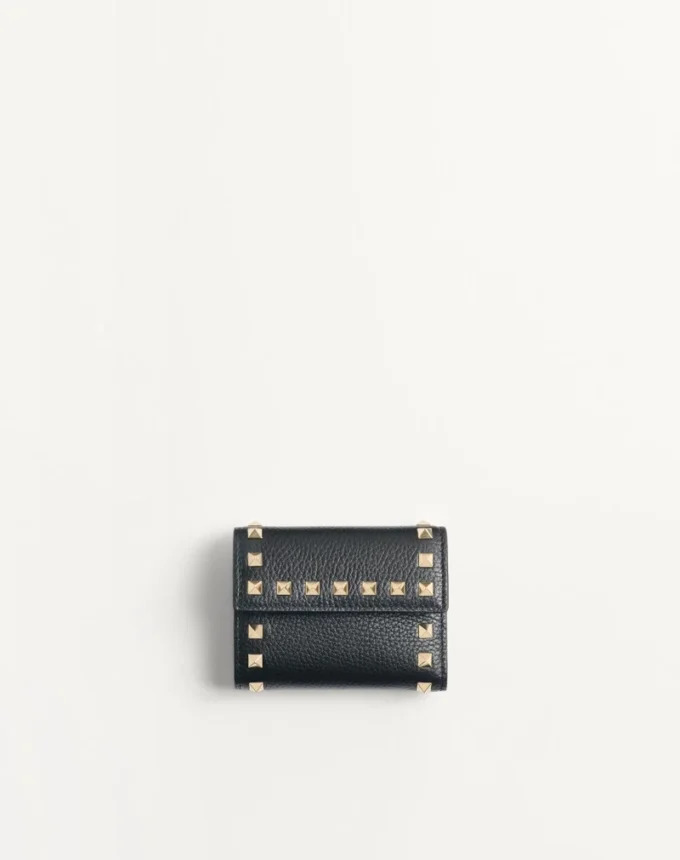 Portofel Rockstud Trifold din piele de vițel granulată