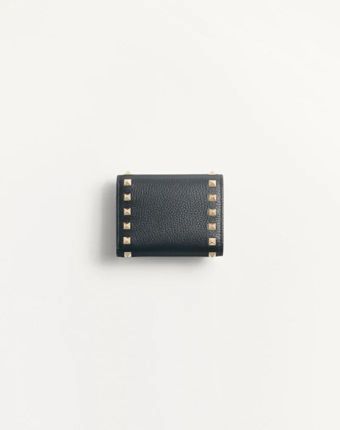 Portofel Rockstud Trifold din piele de vițel granulată