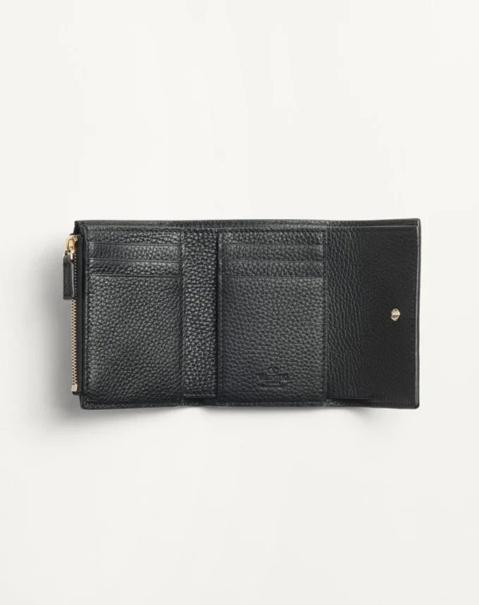 Portofel Rockstud Trifold din piele de vițel granulată