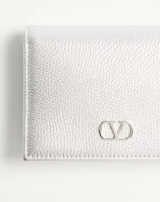 Portofel VLogo Signature din piele de vițel laminată cu textură granulată