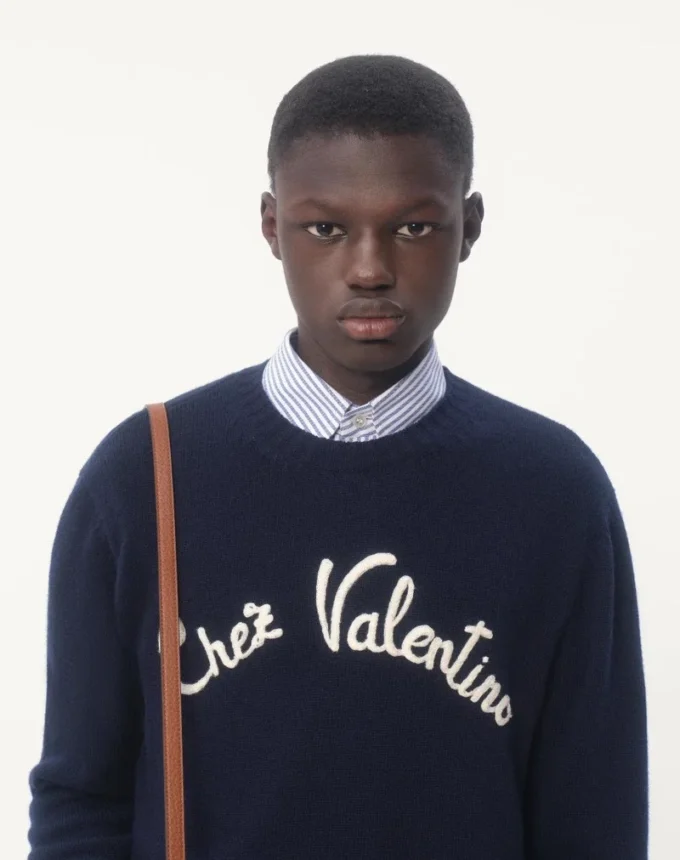 Pulover din lână cu guler rotund și broderie Chez Valentino Pulover din lână cu guler rotund și broderie Chez Valentino
