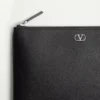 Pungă din piele de vițel granată cu sigla Vlogo Pungă din piele de vițel granată cu sigla Vlogo