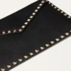 Pungă tip plic din piele de vițel granată Rockstud Pungă tip plic din piele de vițel granată Rockstud