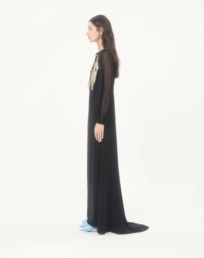 Rochie lungă din georgette brodată Rochie lungă din georgette brodată