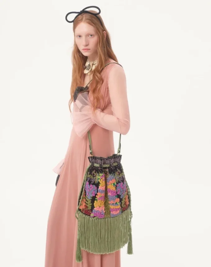 Rochie lungă din georgette deschisă Rochie lungă din georgette deschisă