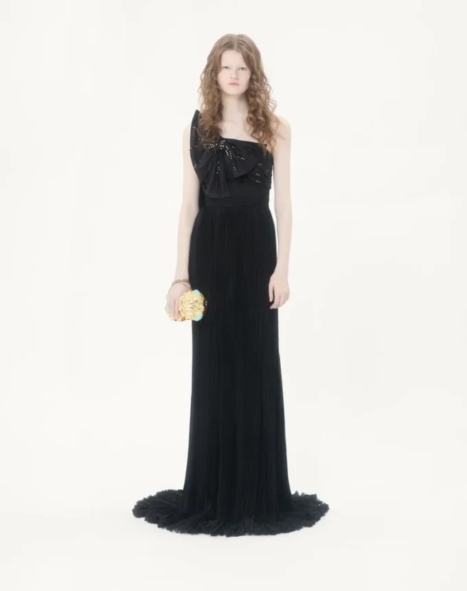 ROCHIE LUNGĂ DIN GEORGETTE UȘOARĂ BRODATĂ ROCHIE LUNGĂ DIN GEORGETTE UȘOARĂ BRODATĂ