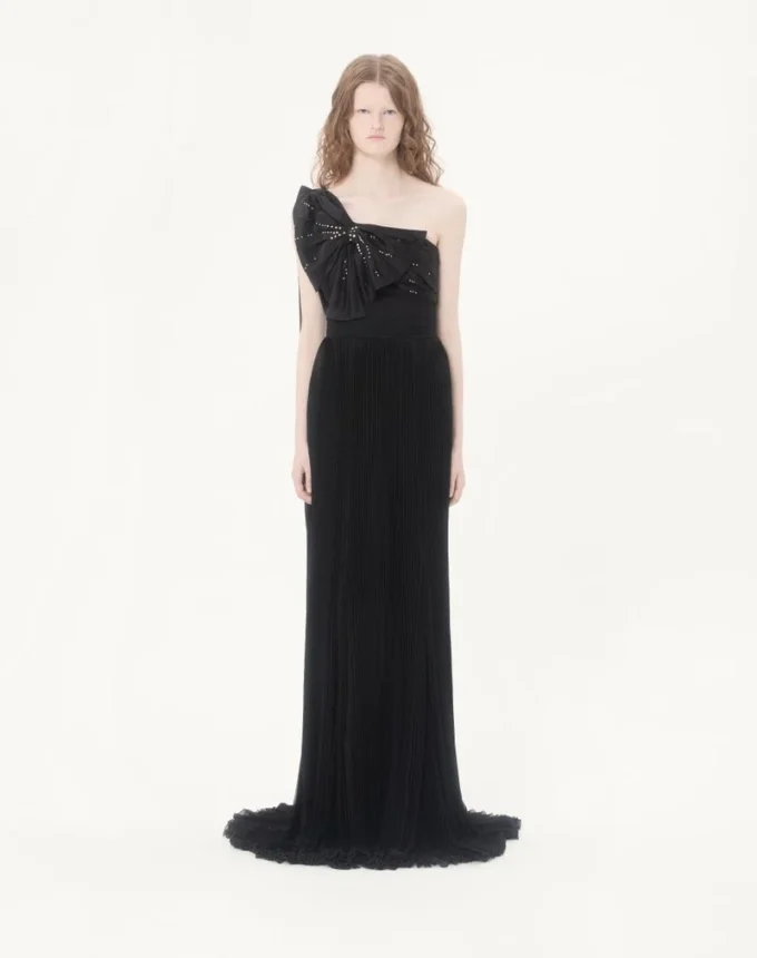 ROCHIE LUNGĂ DIN GEORGETTE UȘOARĂ BRODATĂ ROCHIE LUNGĂ DIN GEORGETTE UȘOARĂ BRODATĂ