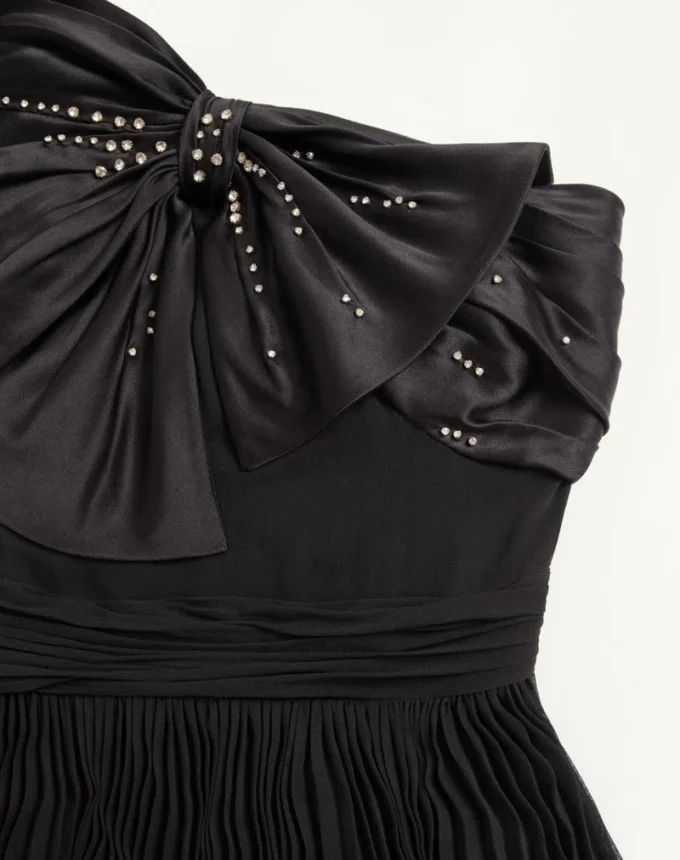 ROCHIE LUNGĂ DIN GEORGETTE UȘOARĂ BRODATĂ ROCHIE LUNGĂ DIN GEORGETTE UȘOARĂ BRODATĂ