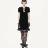 Rochie scurtă din catifea sablé brodată Rochie scurtă din catifea sablé brodată
