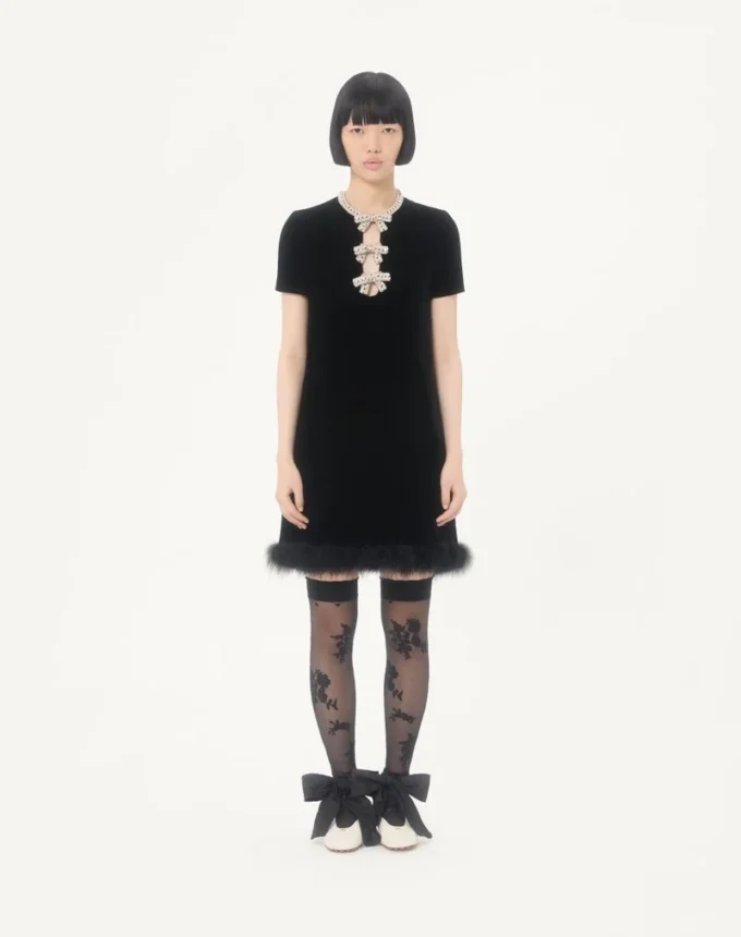 Rochie scurtă din catifea sablé brodată Rochie scurtă din catifea sablé brodată
