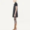 Rochie scurtă din crep couture cu pene Rochie scurtă din crep couture cu pene