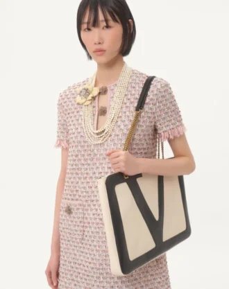 Rochie scurtă din tweed cu panglici brodate