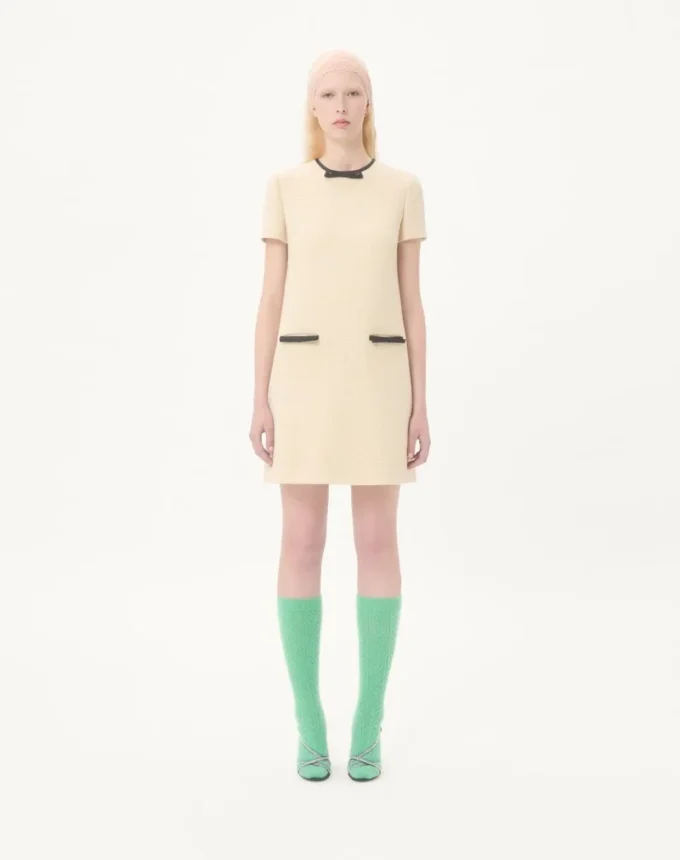 Rochie scurtă din tweed de lână simplu Rochie scurtă din tweed de lână simplu