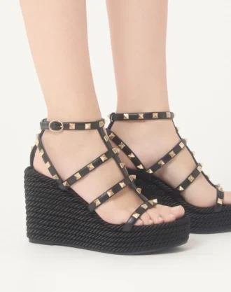 Sandale cu platformă și curea la gleznă Rockstud din piele de vițel 95 mm Sandale cu platformă și curea la gleznă Rockstud din piele de vițel 95 mm