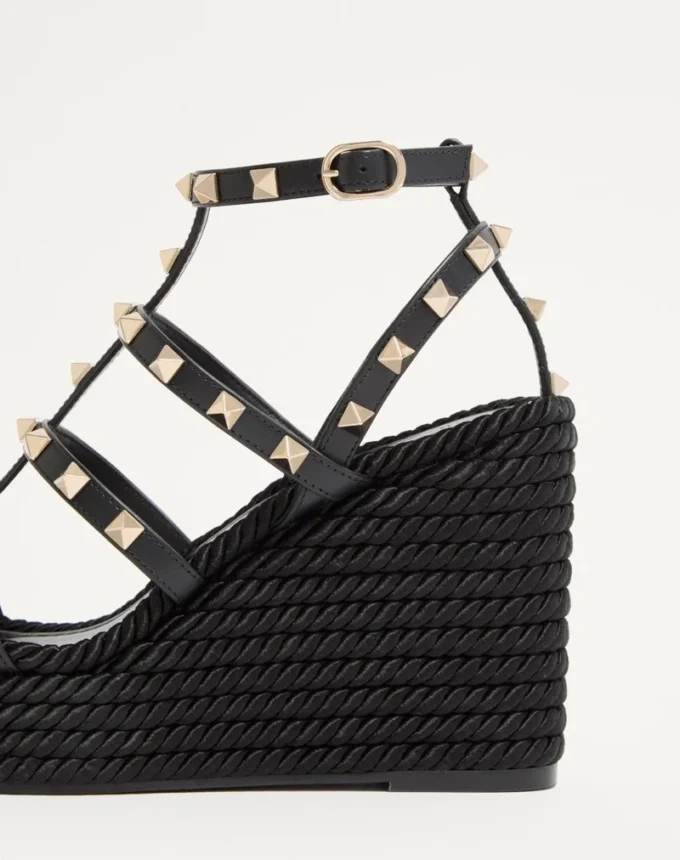 Sandale cu platformă și curea la gleznă Rockstud din piele de vițel 95 mm Sandale cu platformă și curea la gleznă Rockstud din piele de vițel 95 mm