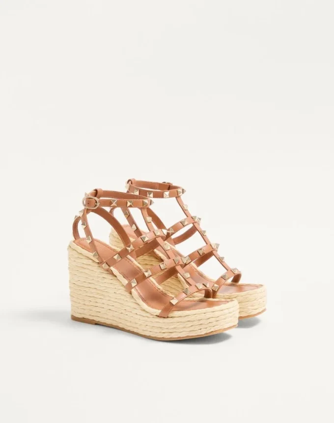 Sandale cu platformă Rockstud cu curele din piele de vițel 95 mm Sandale cu platformă Rockstud cu curele din piele de vițel 95 mm