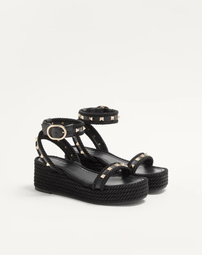 Sandale cu platformă Rockstud din piele de vițel 45 mm Sandale cu platformă Rockstud din piele de vițel 45 mm