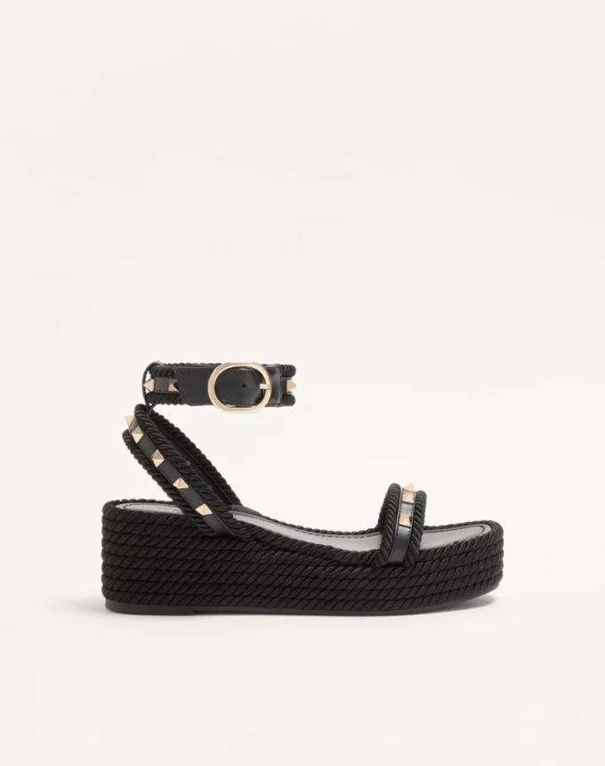 Sandale cu platformă Rockstud din piele de vițel 45 mm Sandale cu platformă Rockstud din piele de vițel 45 mm