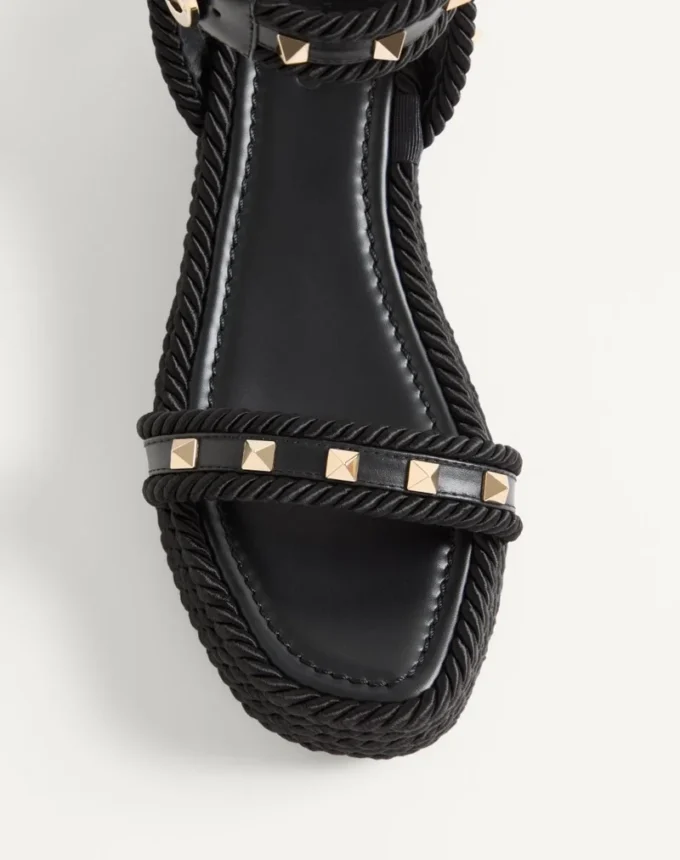 Sandale cu platformă Rockstud din piele de vițel 45 mm Sandale cu platformă Rockstud din piele de vițel 45 mm