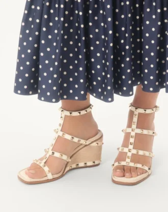 Sandale cu platformă Rockstud din piele de vițel cu broderie Cornely 80 mm Sandale cu platformă Rockstud din piele de vițel cu broderie Cornely 80 mm